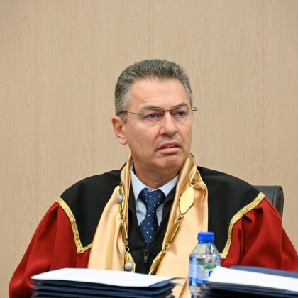 157 абсолвента от випуск 2024 г. на Минно-геоложки университет „Св. Иван Рилски“ хвърлиха шапки при дипломирането си 3