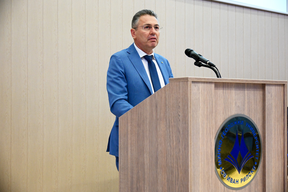 Проф. д-р инж. Ивайло Копрев е избран за втори път и с пълно мнозинство за член на Управителния съвет на Съвета на ректорите